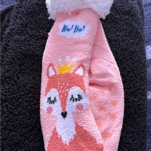 NWT ladies ComfyLuxe Cute Pink Fox Fuzzy Socks